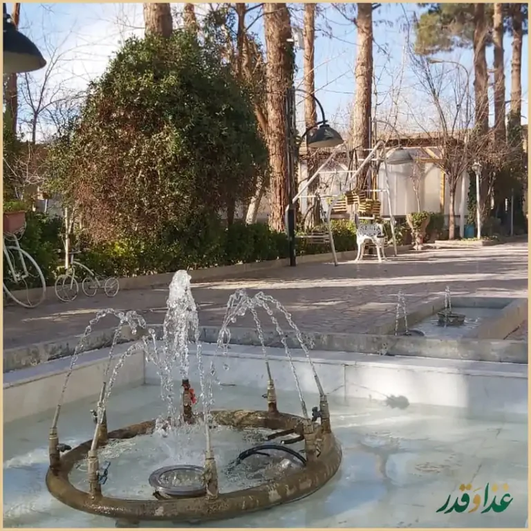 رستوران سه کاج