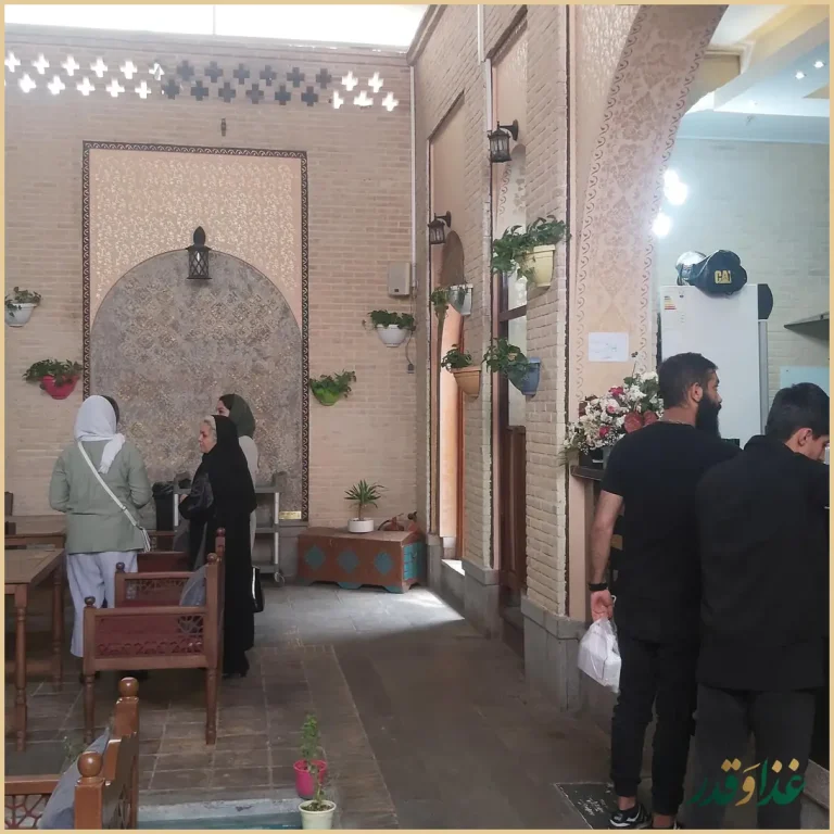 سفره خانه و کافه سنتی رومانس ۱