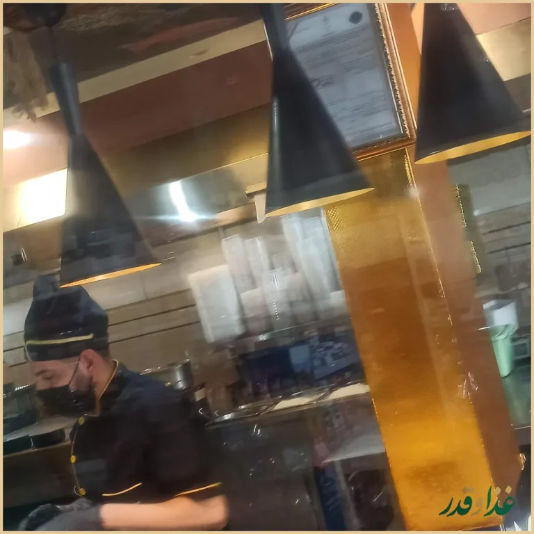 رستوران بیرون‌بر نیلگون