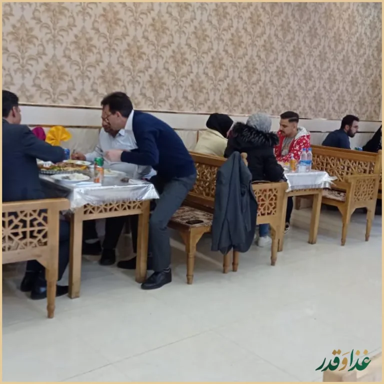 رستوران معین درباری