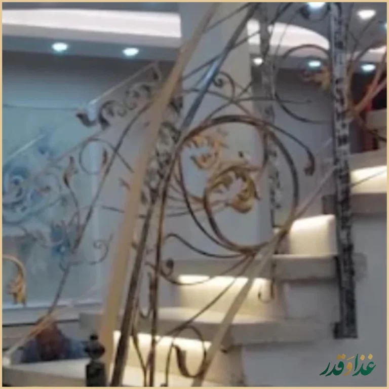 رستوران معین درباری