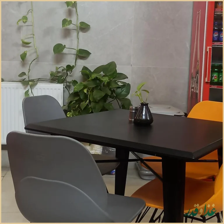 کافه فست فود پسران خوب