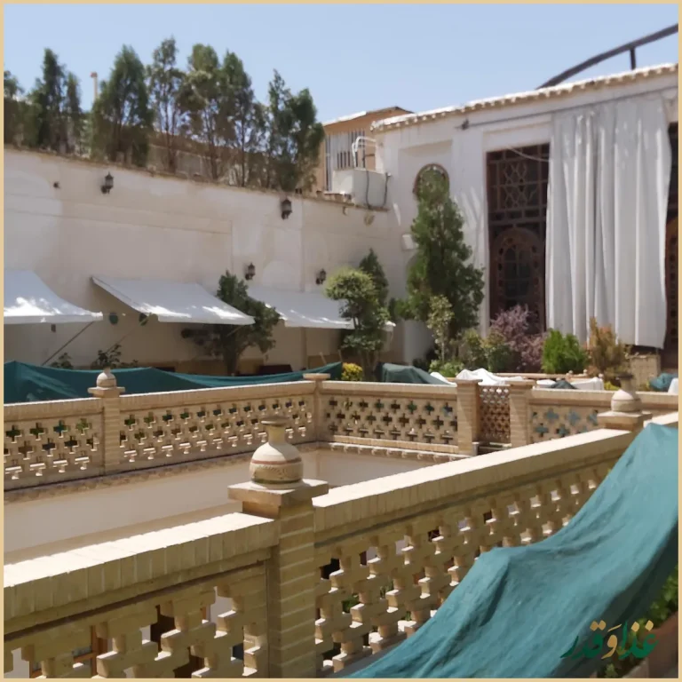 رستوران قصرمنشی