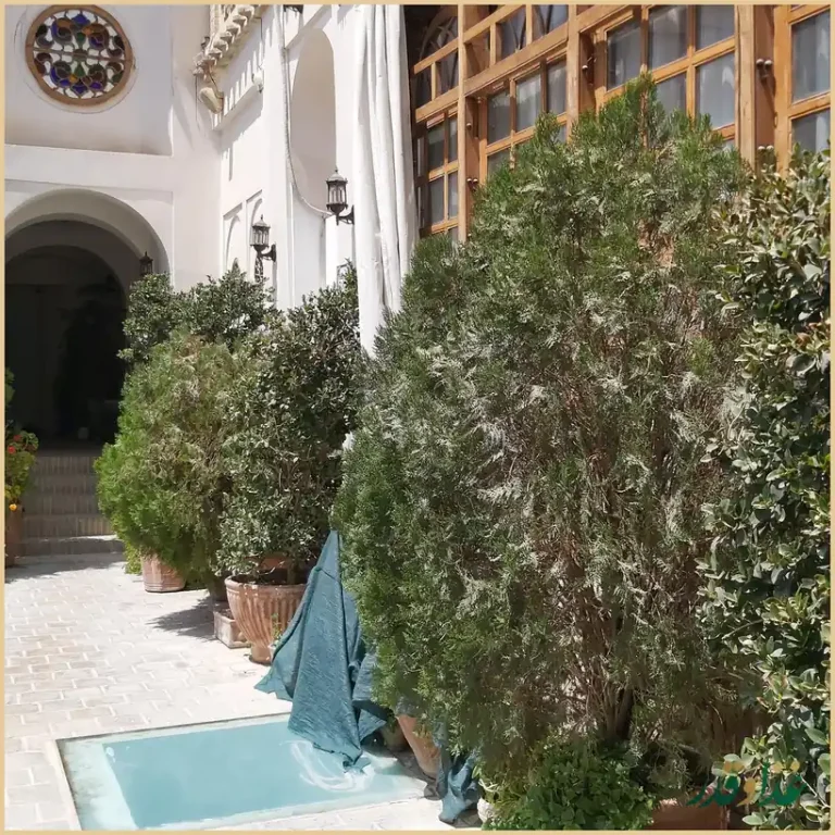 رستوران قصرمنشی