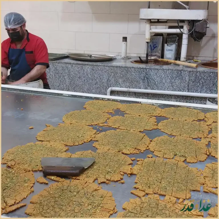 سوهان و رستوران حاج رضا احمدي