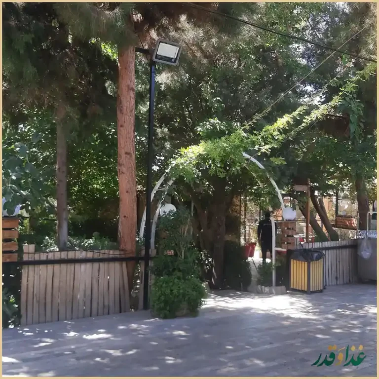 رستوران بام شهر