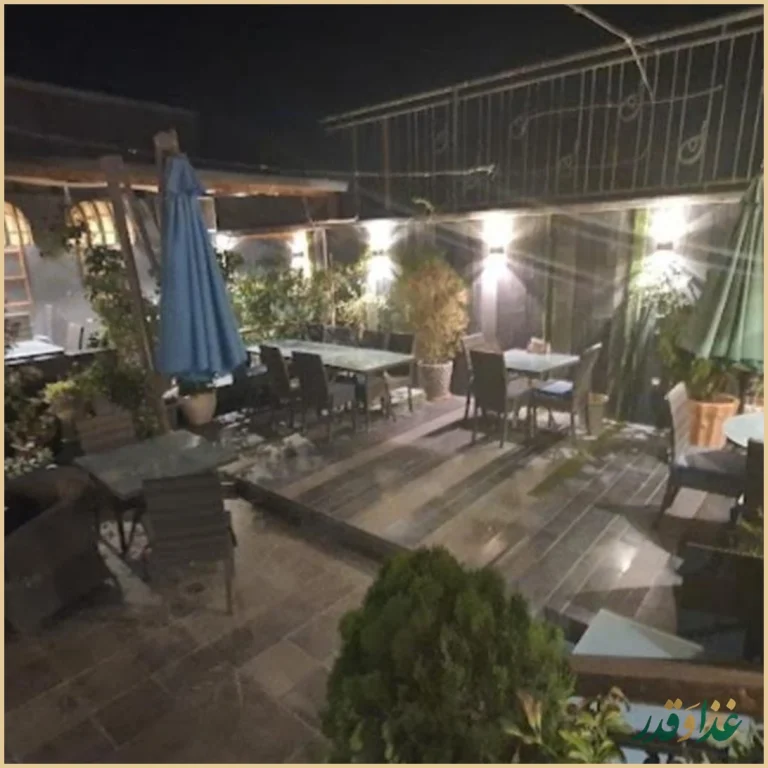 کافه رستوران شمعدونی