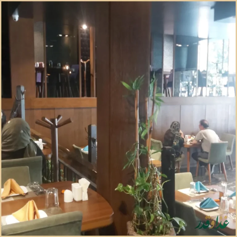 کافه رستوران شمعدونی