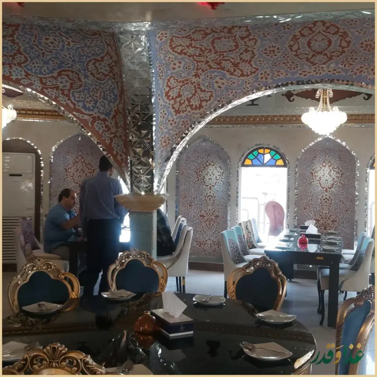 رستوران جزیره‌ای نگارستان