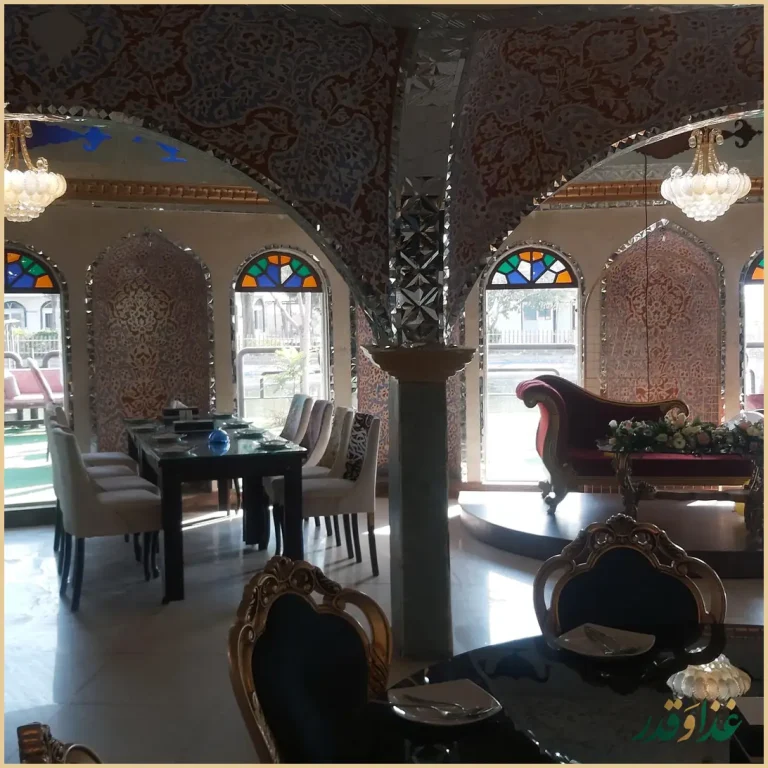 رستوران جزیره‌ای نگارستان