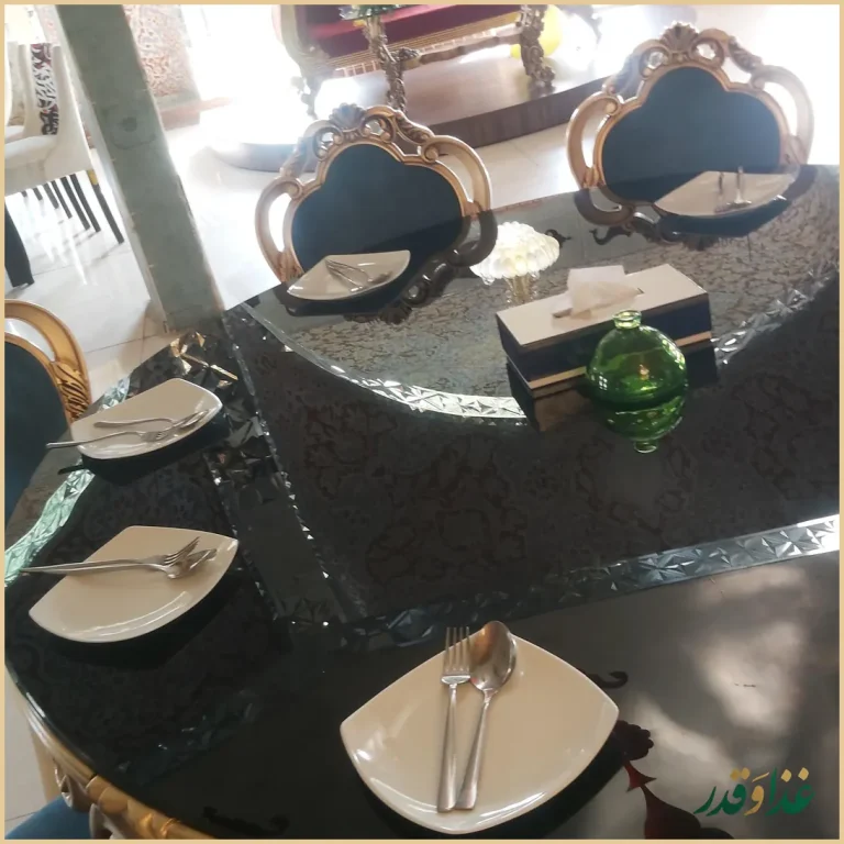 رستوران جزیره‌ای نگارستان