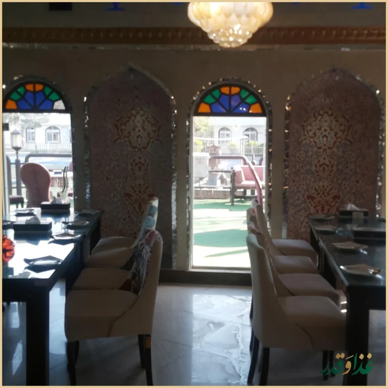 رستوران جزیره‌ای نگارستان