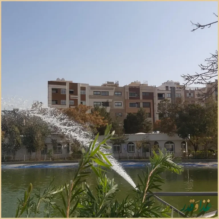 رستوران جزیره‌ای نگارستان