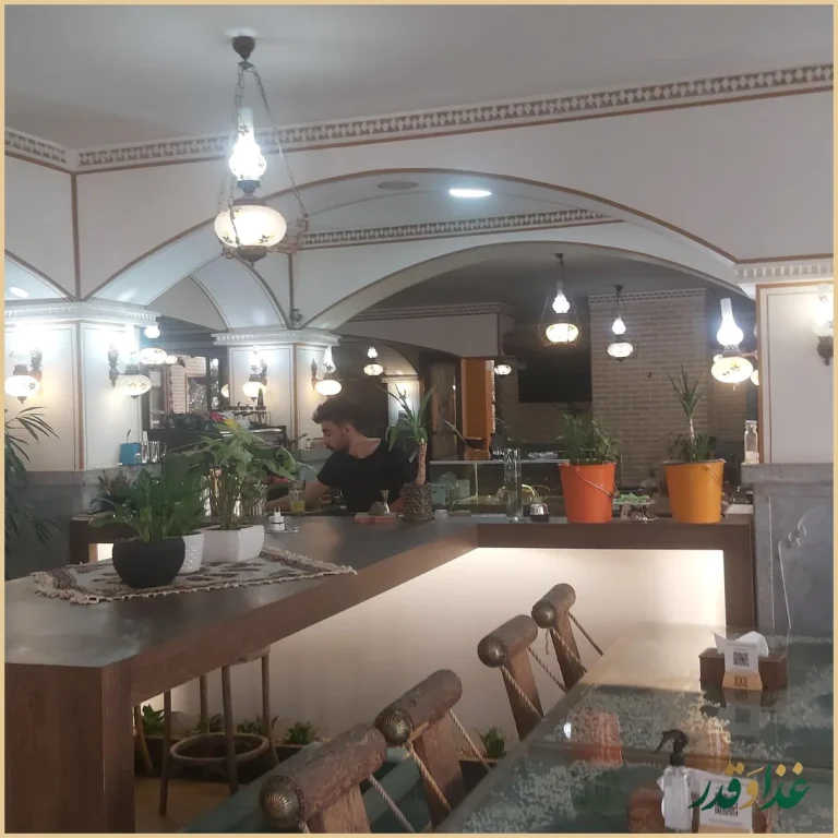 رستوران تازن وان