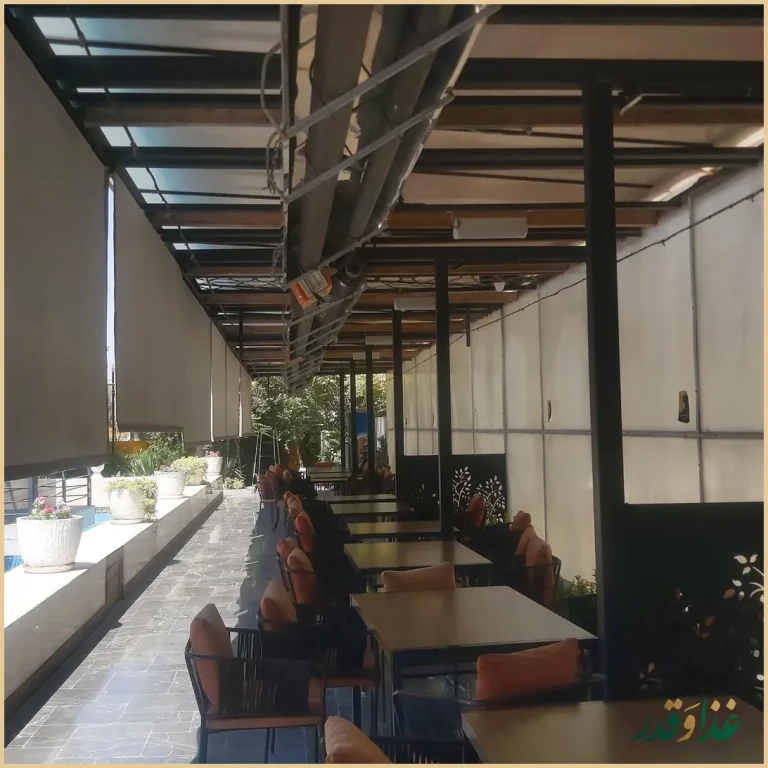 کافه رستوران رزگاردن اصفهان