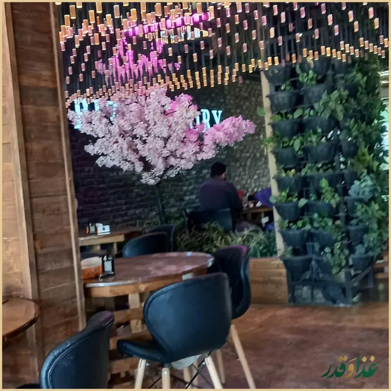 کافه رستوران داستان (استوری)