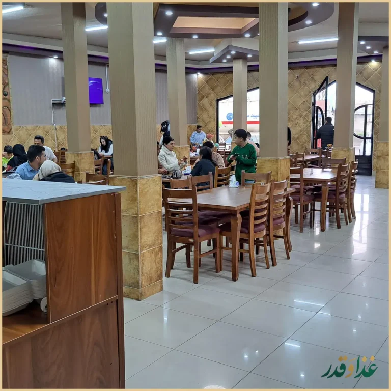 رستوران اکبرجوجه برادران کلبادی