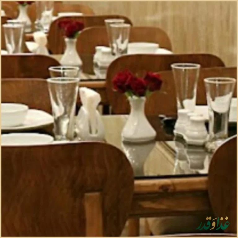 رستوران و غذای بیرون بر موعود