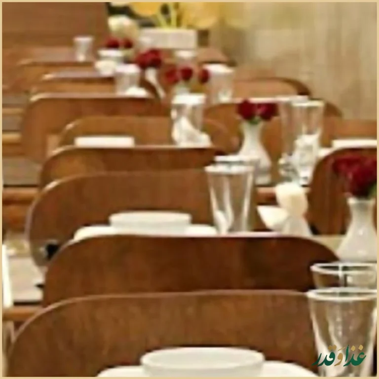 رستوران و غذای بیرون بر موعود