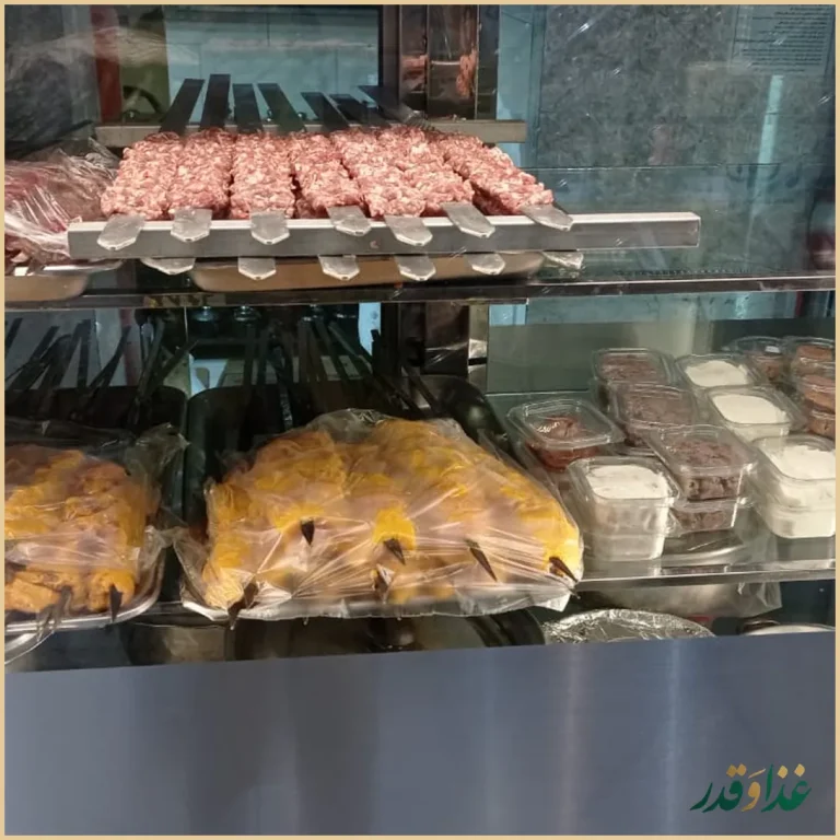 رستوران و بیرون بر یزدان