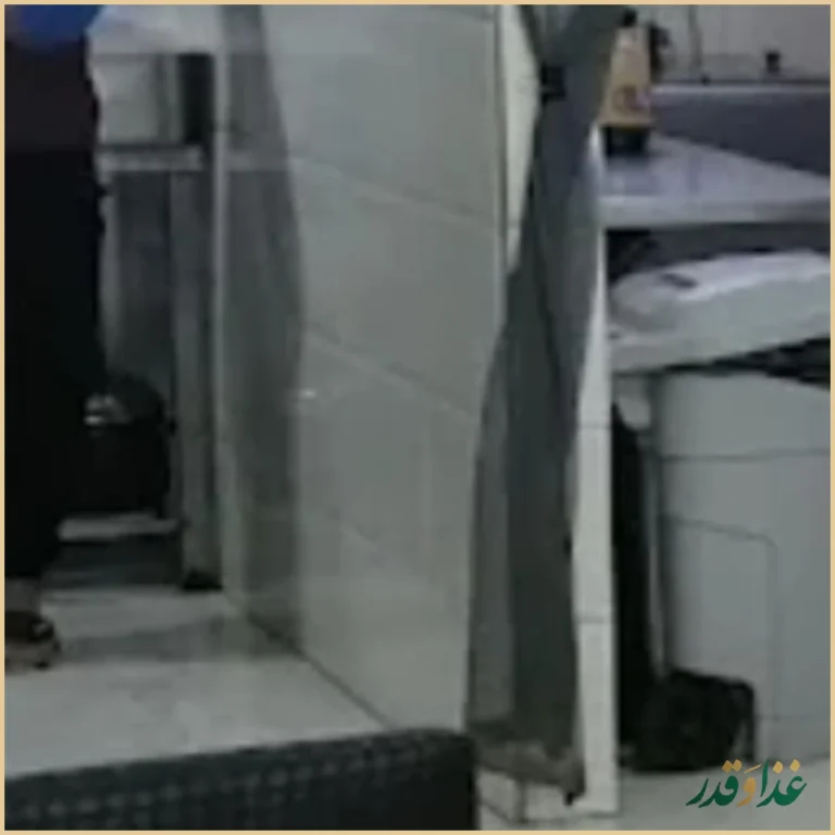 کبابی امت نان داغ کباب داغ